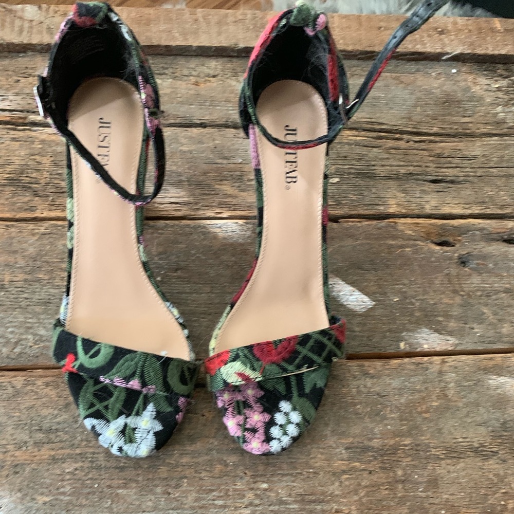 High heels - Picture 2 of 3